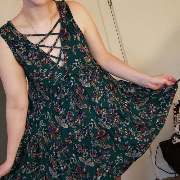 American Eagle Outfitters Dresses & Skirts - American Eagle Floral Crisscross Mini Swing Dress